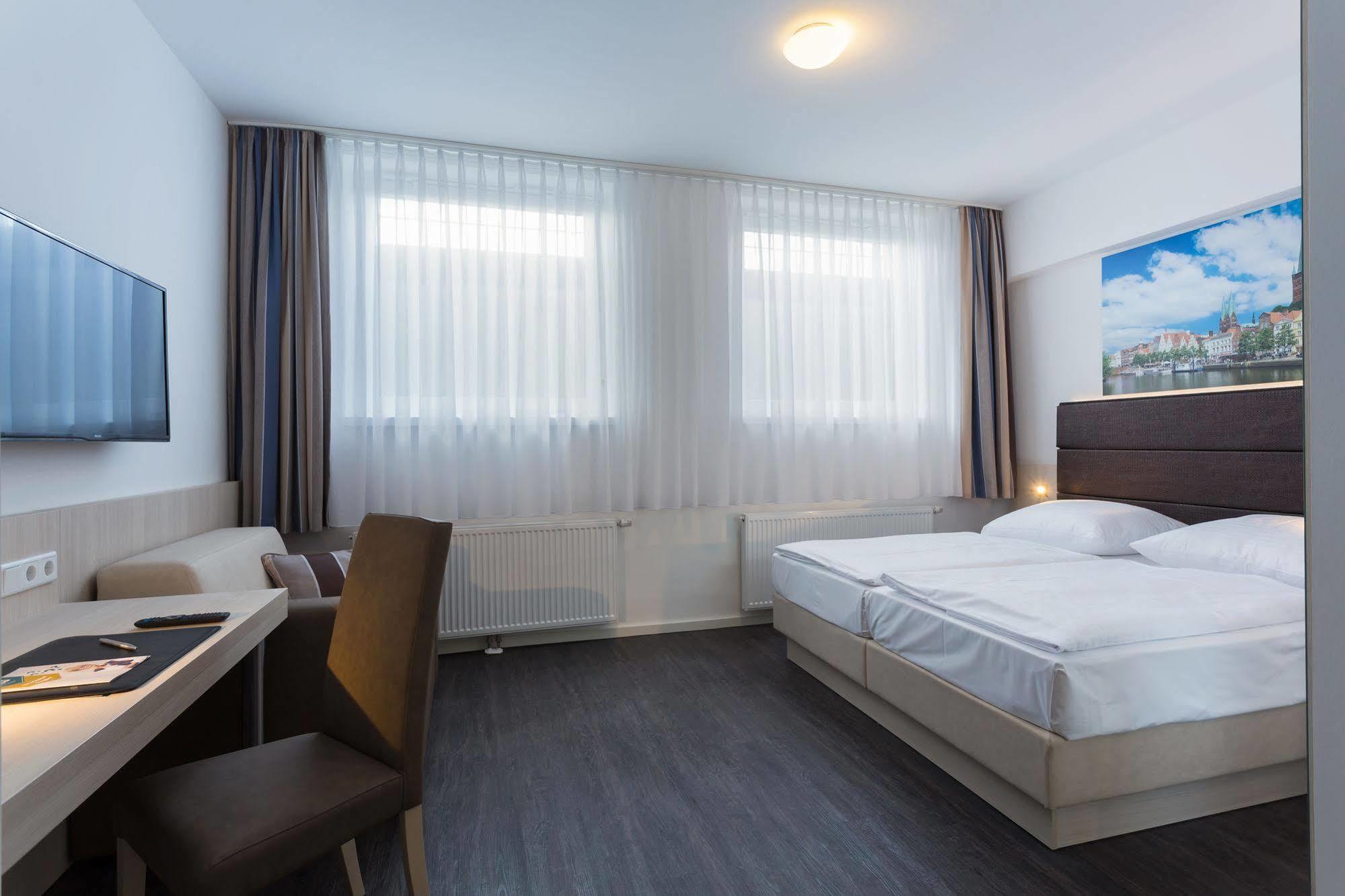 Viva Hotel Luebeck Bagian luar foto
